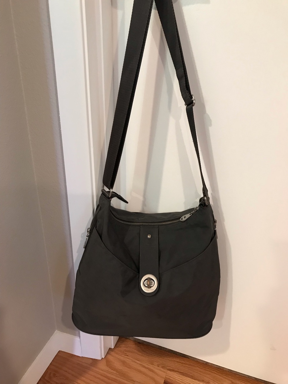Baggallini Helsinki Gray Shoulder Bag